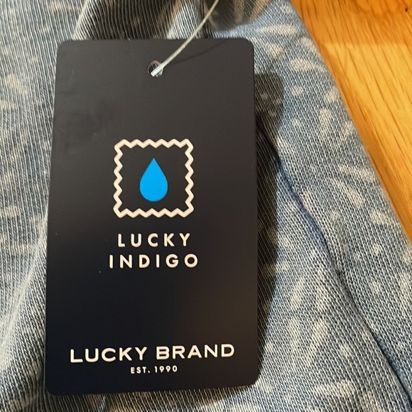 NWT Women’s Lucky Brand Cropped Hoodie Sweatshirt Size Small - Picture 3 of 7